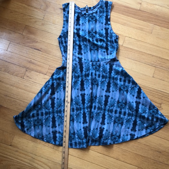 Vans Sleeveless Dress / Coverup Woman’s Small - Picture 9 of 9